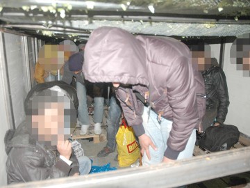 Traficantul de migranţi, arestat preventiv